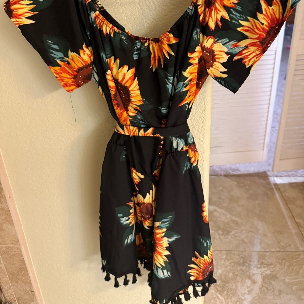 Sunflower shorts outfit